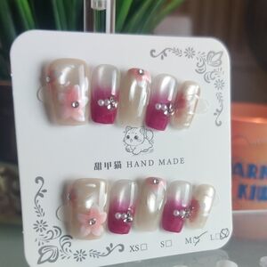 Hand Made Floral Accent Press-On Nails in Pearl & Raspberry